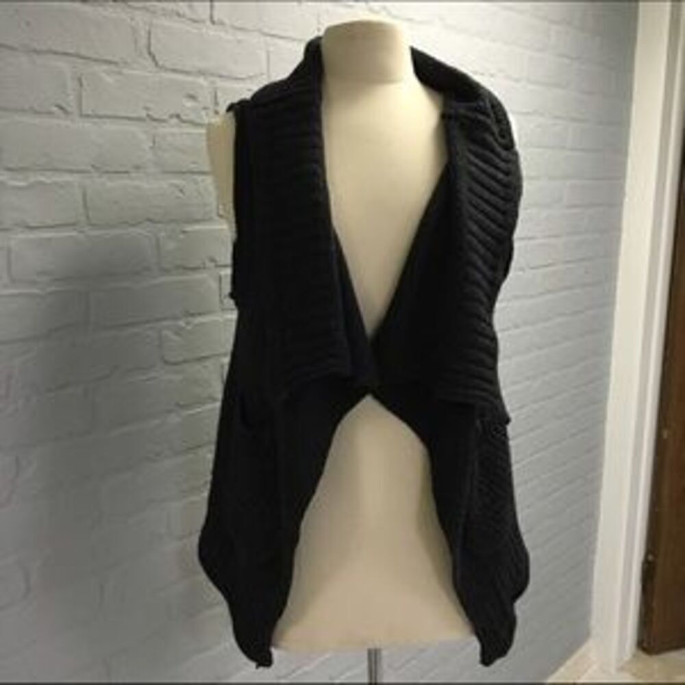⭐️40% Off⭐️ Grey Wool Sweater Vest